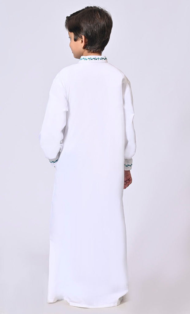 Artisanal Embroidery: Boy's White Embroidered Thobe With Pockets - EastEssence.com