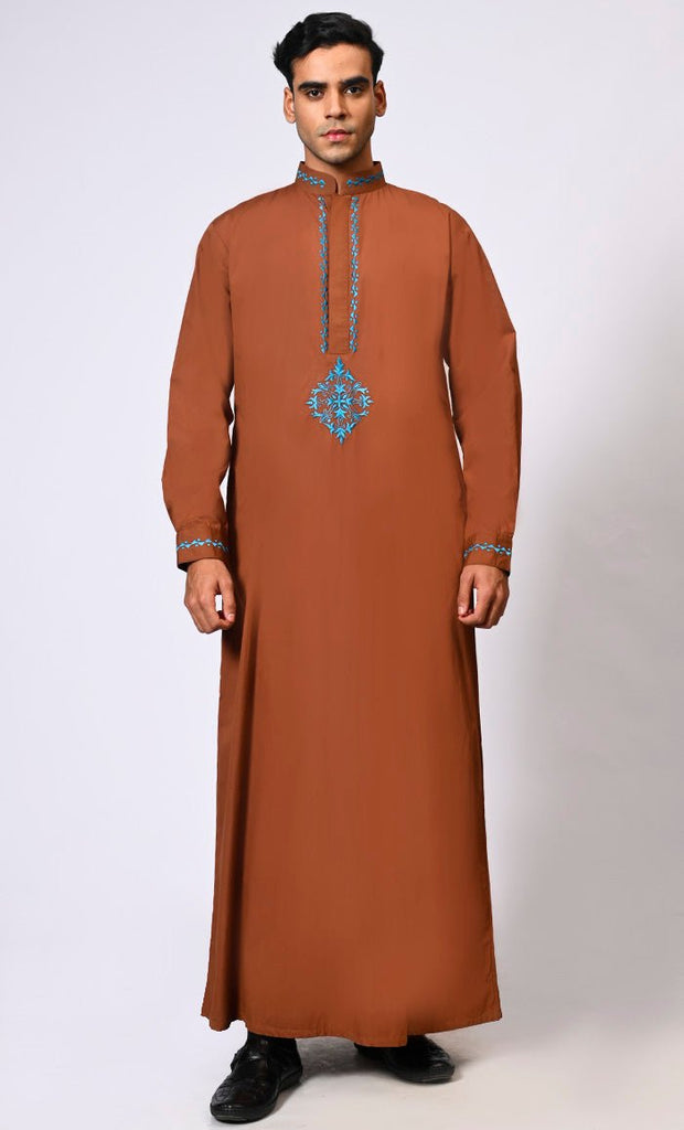 Artisanal Embroidery: Men's Brown Embroideerd Thobe With Pockets - EastEssence.com