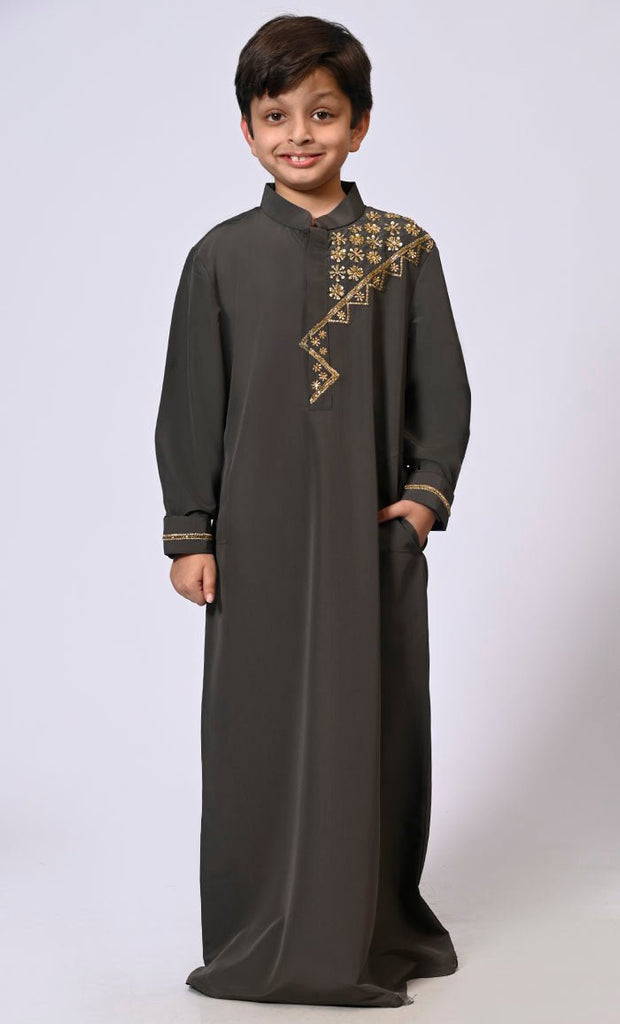 Handcrafted Elegance: Traditional Boy's Grey Thobe with Intricate Details - EastEssence.com