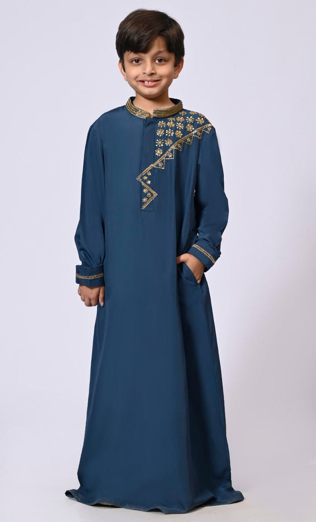 Handcrafted Elegance: Traditional Boy's Navy Thobe with Intricate Details - EastEssence.com
