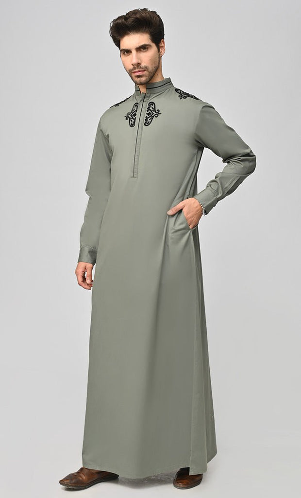 New Modest Islamic Mens Thobe/Juba With Embroidery And Pockets - EastEssence.com