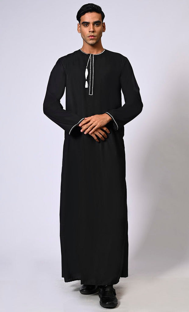 Sophisticated Black Men's Thobe: Front Zip Tassels and Dotted Embroidery Detailing - EastEssence.com