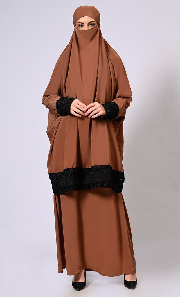 Abaya Set with Stylish Lace Detailing