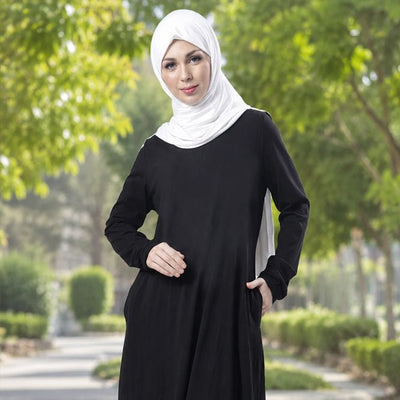 8 Stylish Ways to Wear an Abaya in Winter