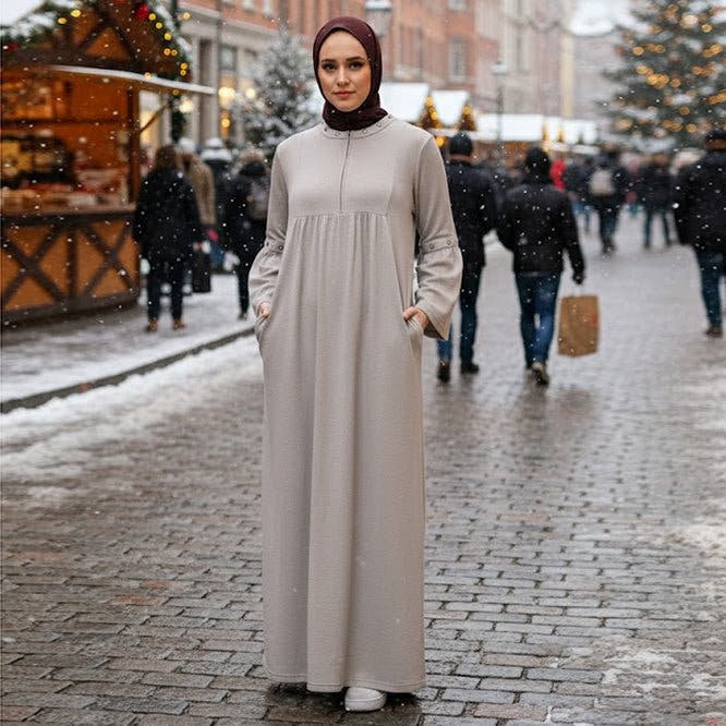 Découvrez nos abayas d'hiver emblématiques au style modeste