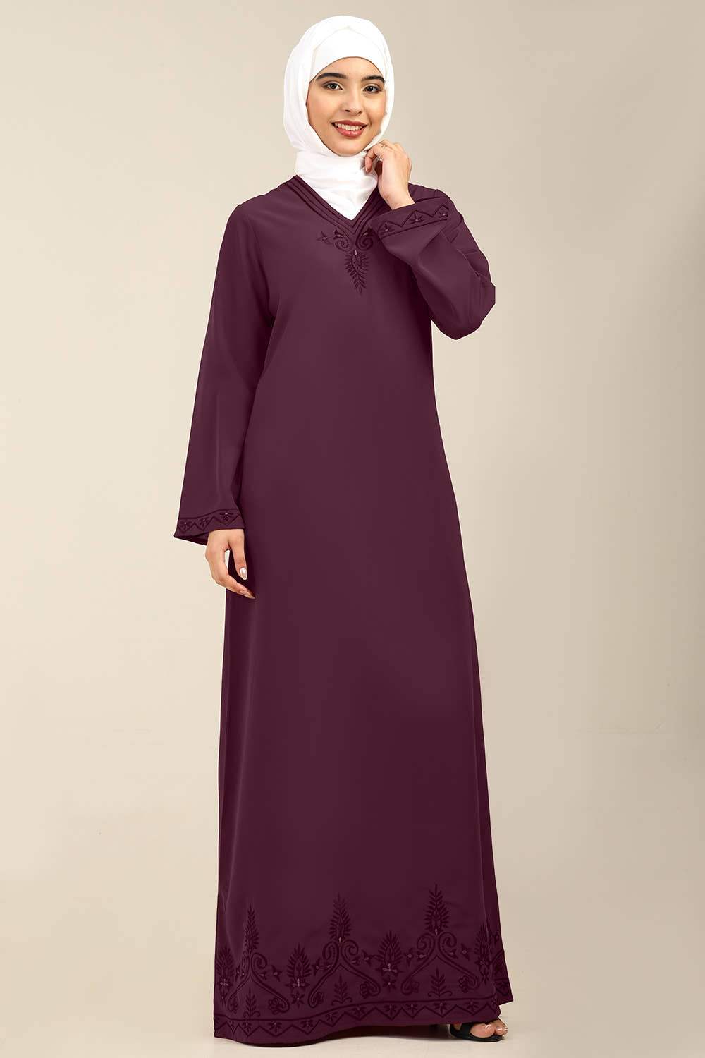 Ensemble robe abaya évasée et hijab avec panneau en dentelle