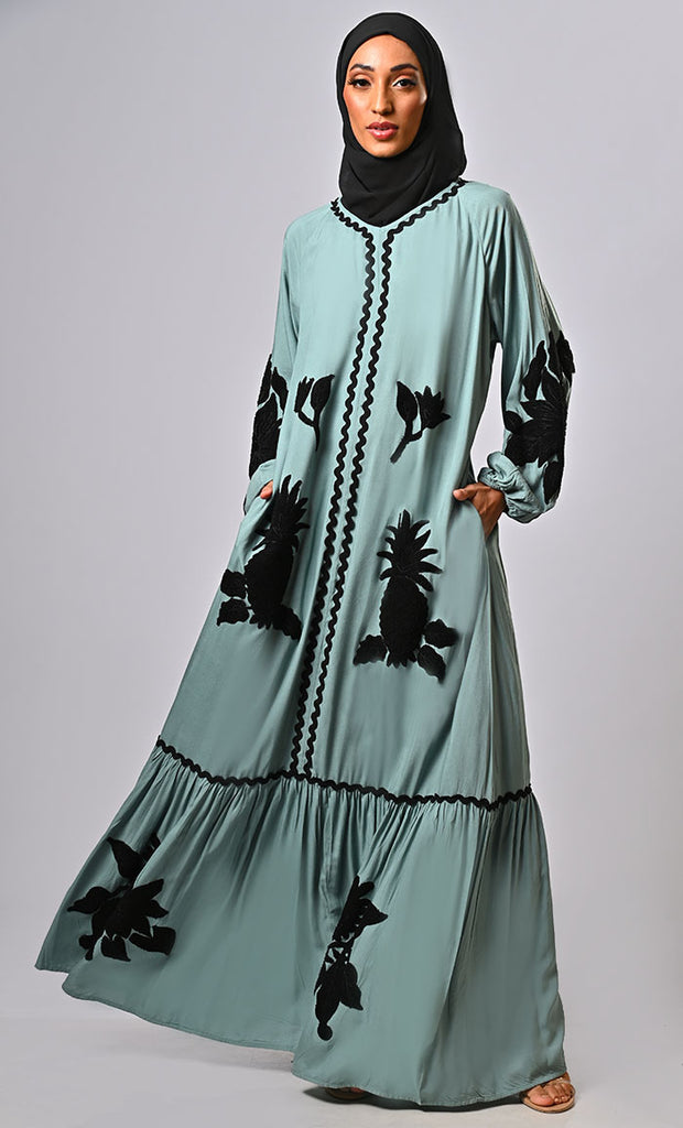 Modest Islamic Luxurious Aari Detailing Abaya