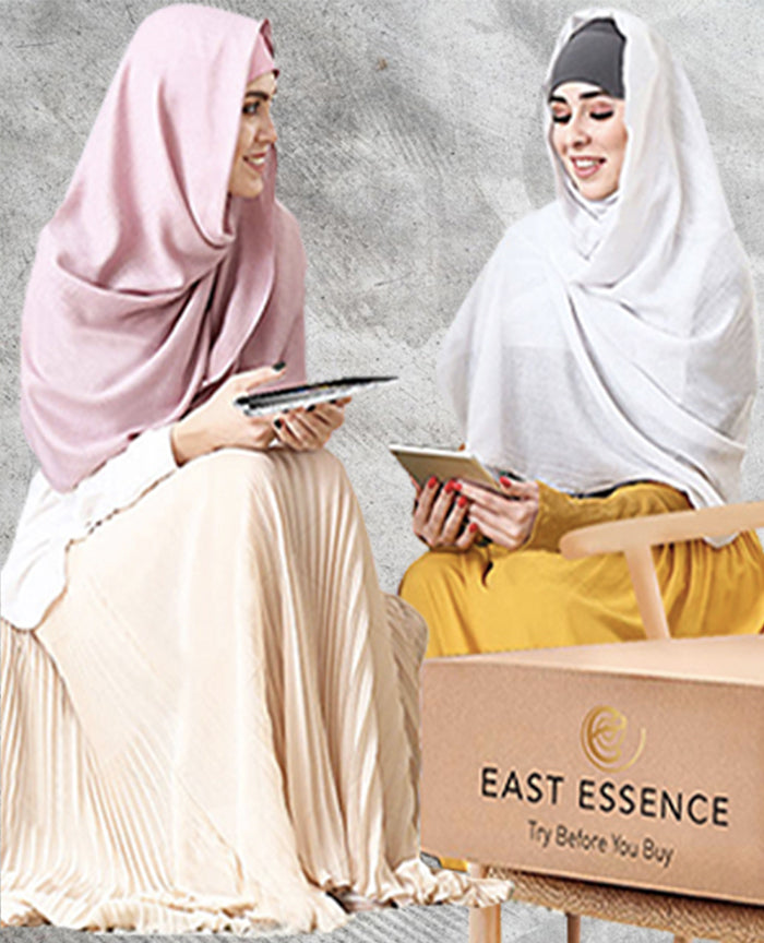 women wearing abaya