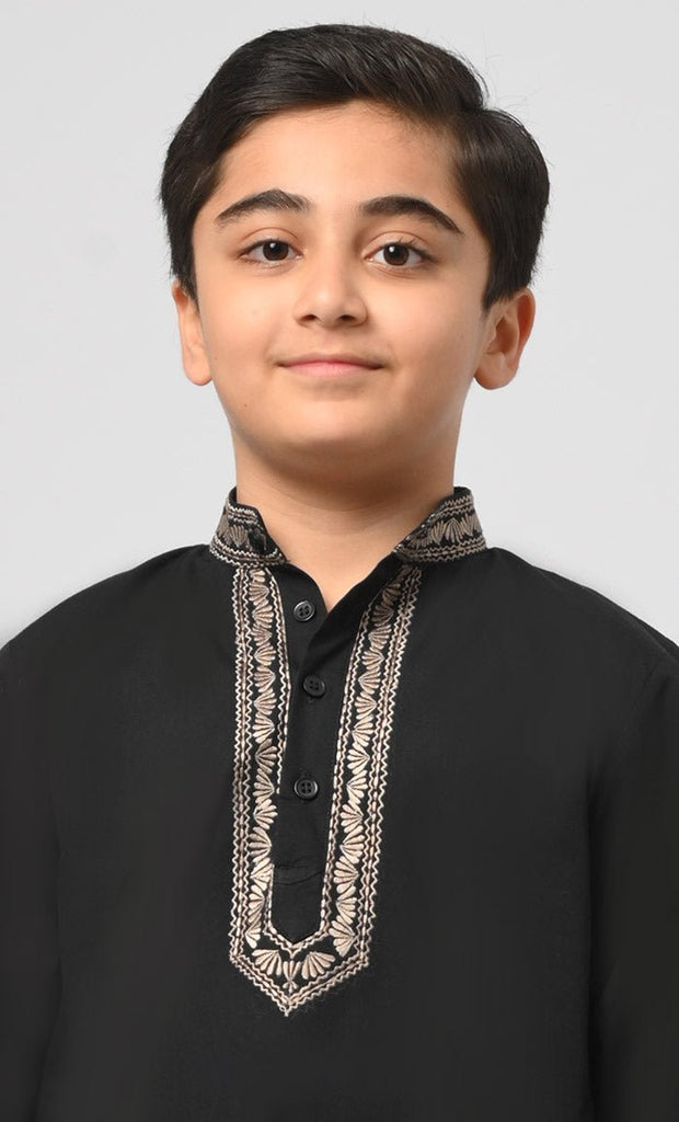 Arabic Boys Muslim Thread Embroidered Detailing Thobe - Final Sale - EastEssence.com