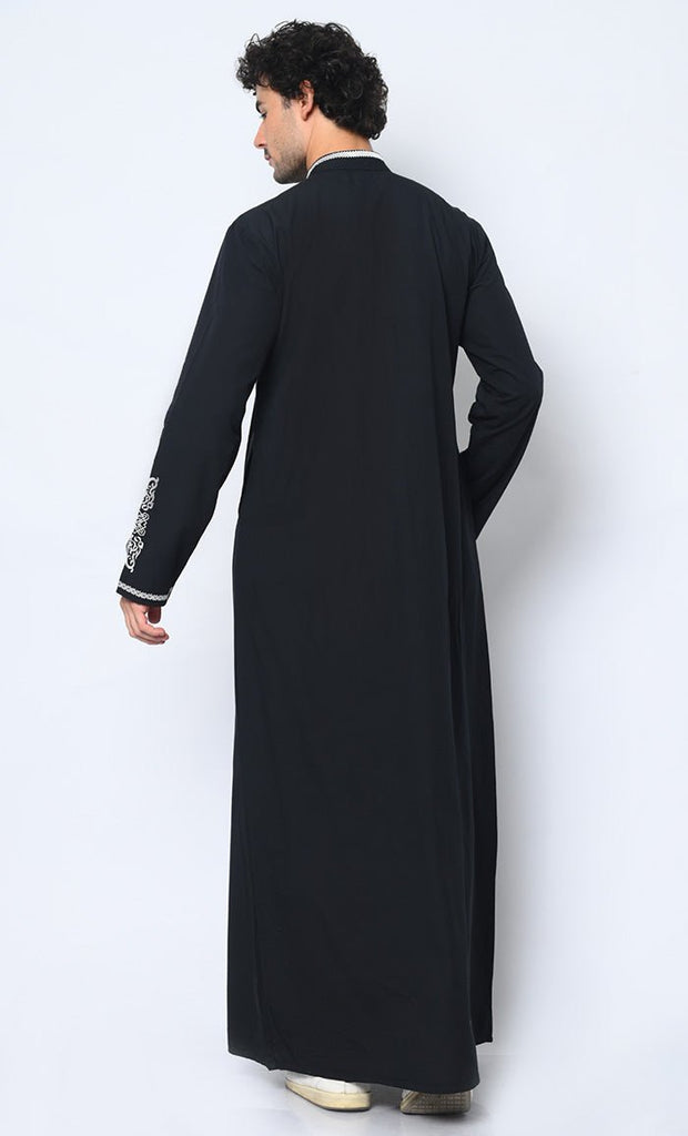 Arabic Elegance: Men's Embroidered Black Thobe With Pockets - EastEssence.com