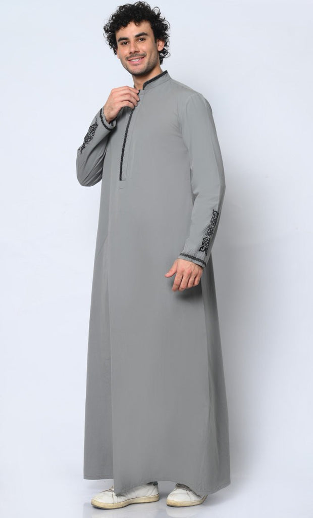 Arabic Elegance: Men's Embroidered Grey Thobe With Pockets - EastEssence.com