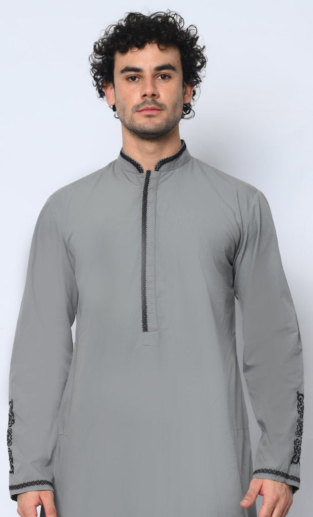 Arabic Elegance: Men's Embroidered Grey Thobe With Pockets - EastEssence.com