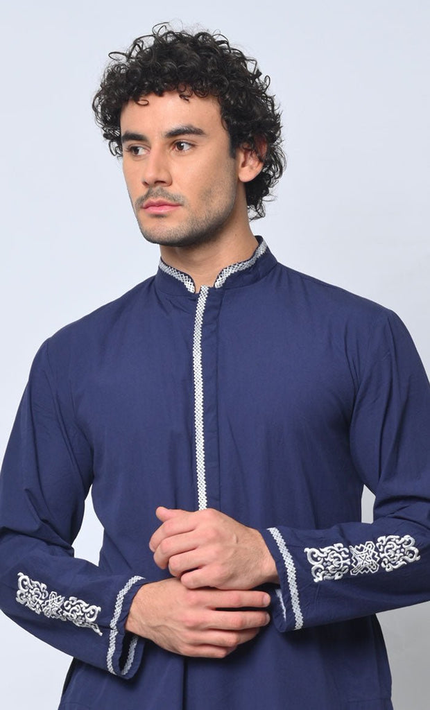 Arabic Elegance: Men's Embroidered Navy Thobe With Pockets - EastEssence.com