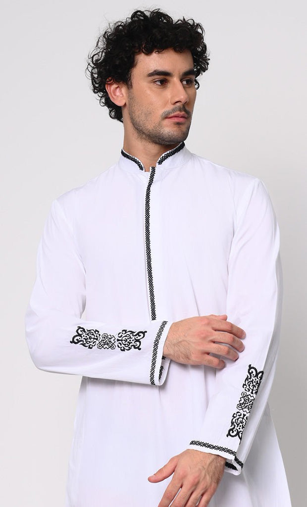 Arabic Elegance: Men's Embroidered White Thobe With Pockets - EastEssence.com