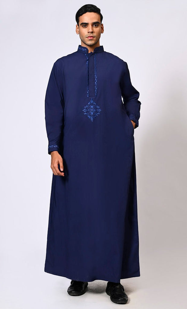 Artisanal Embroidery: Men's Navy Thobe Crafted with Attention to Detail - Final Sale - EastEssence.com