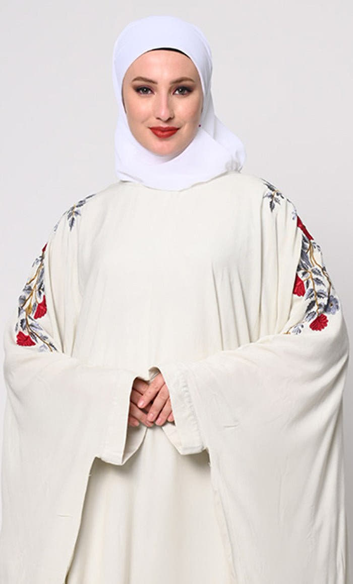 Floral Embroiderd Ivory Kaftan with Pockets