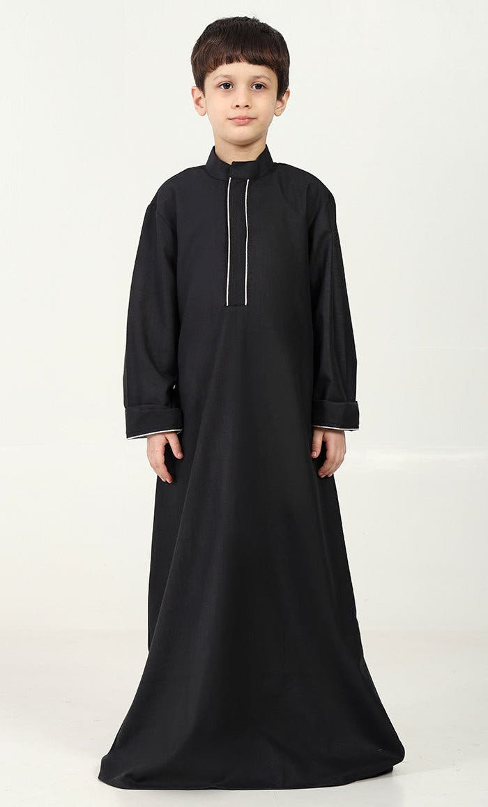 Boys' Thobe in Polyester Poplin with Silver Thread Trim – Black