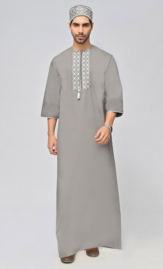 Buy Mens Geometric Embroidered Thobe/Jubba With Pockets And Kufi - Final Sale - EastEssence.com