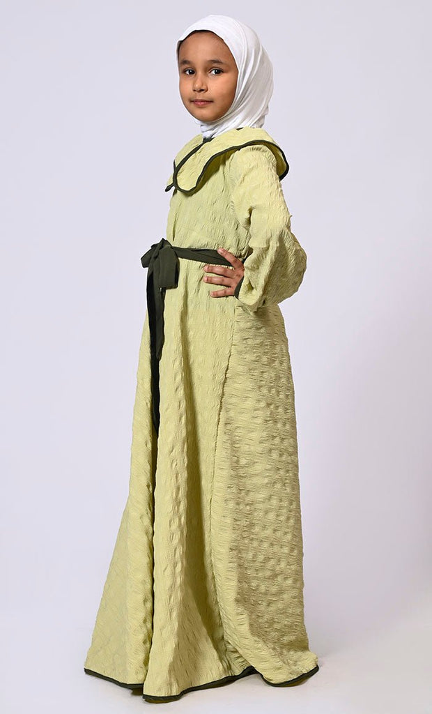 Chic Charm: Girls' Green Abaya with Peter Pan Collar and Loose Belt - EastEssence.com