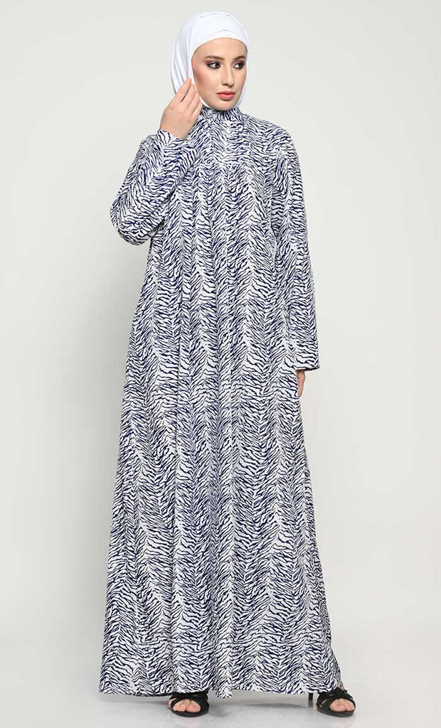 Chic Crepe Fabric Printed Abaya with Mandarin Collar and Bell Sleeves - EastEssence.com