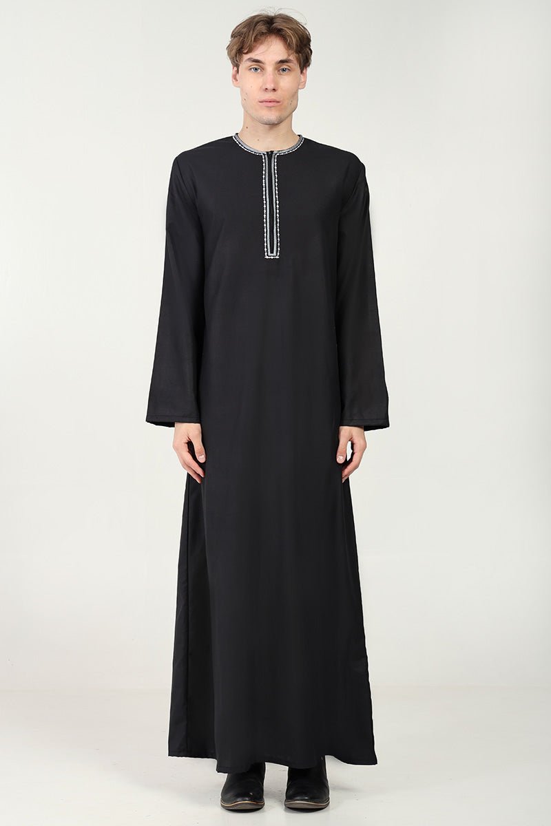 Classic Everyday Wear Thobe with Embroidered Neck & Zipper Opening