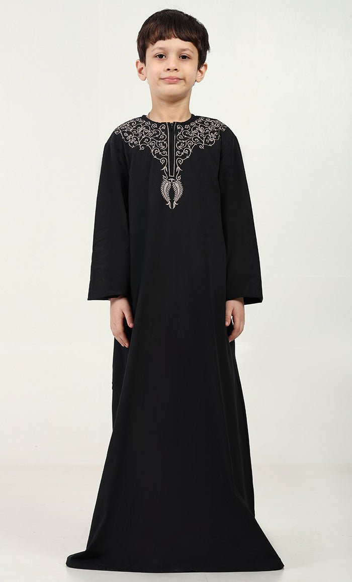 Cotton Poplin Thobe with Embroidered Neck & Zipper Opening - Black - EastEssence.com