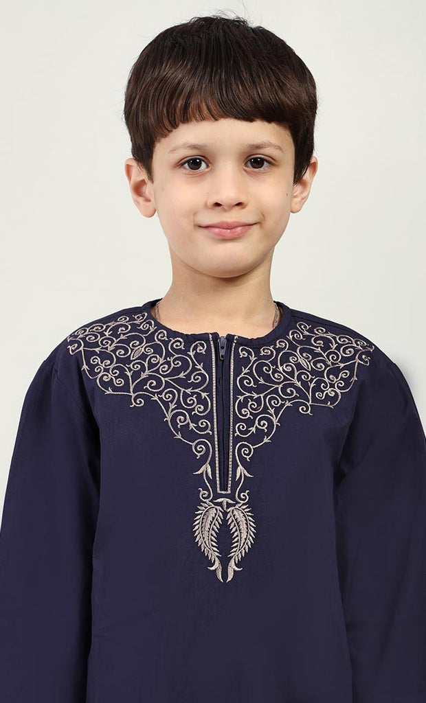 Cotton Poplin Thobe with Embroidered Neck & Zipper Opening - Navy - EastEssence.com