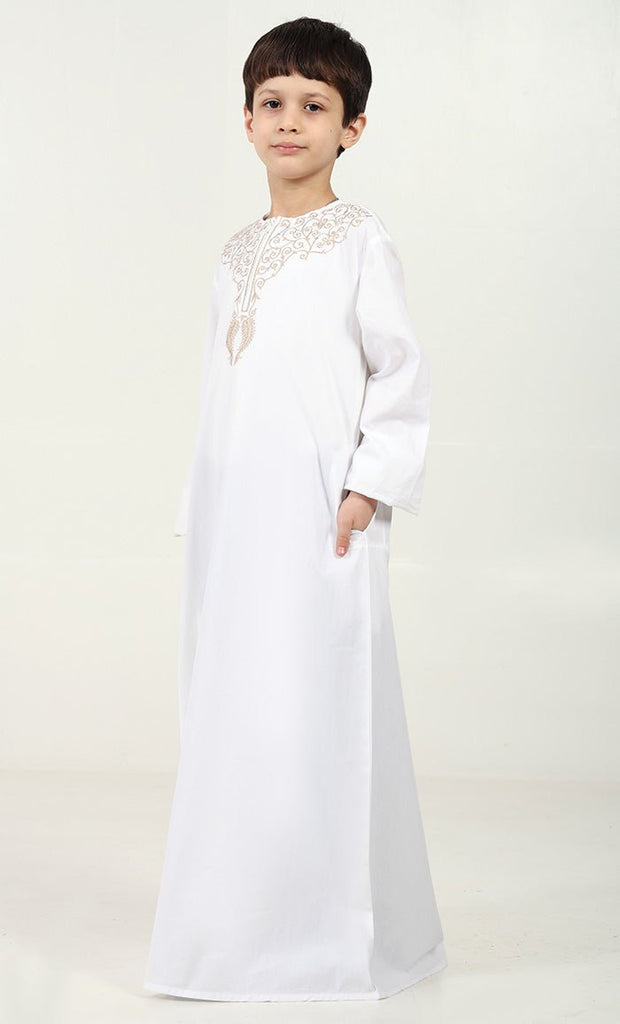 Cotton Poplin Thobe with Embroidered Neck & Zipper Opening - White - EastEssence.com