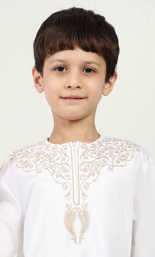 Cotton Poplin Thobe with Embroidered Neck & Zipper Opening - White - EastEssence.com