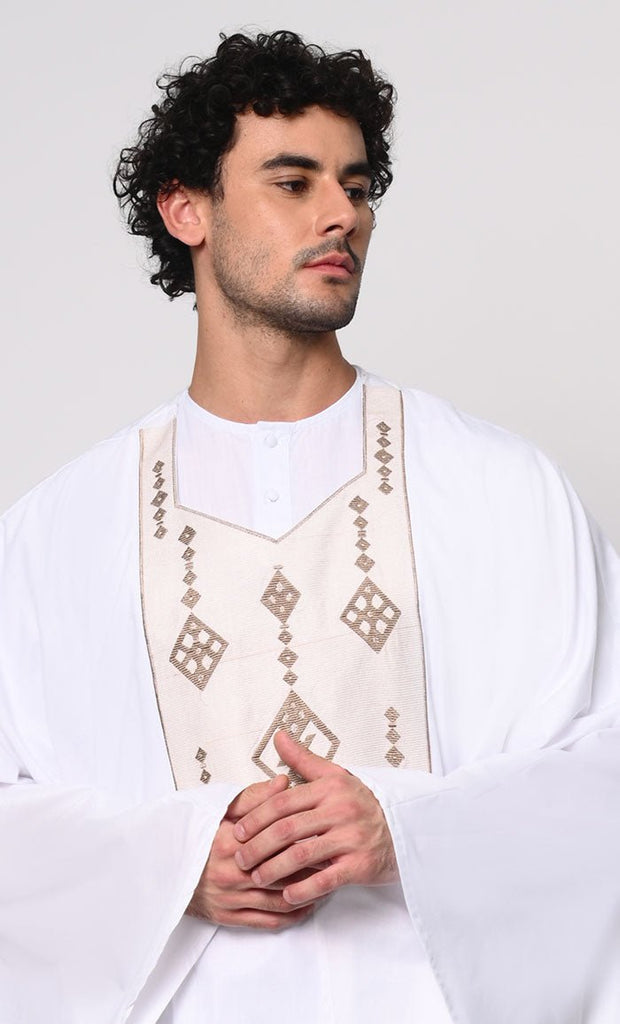 Distinctive Luxury: 2 Pc Embroidered Men's White Kaftan Set with Pockets - EastEssence.com