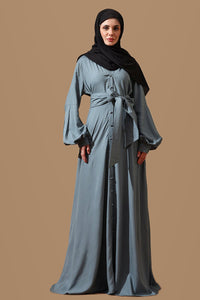 Ensemble robe abaya évasée et hijab avec panneau en dentelle