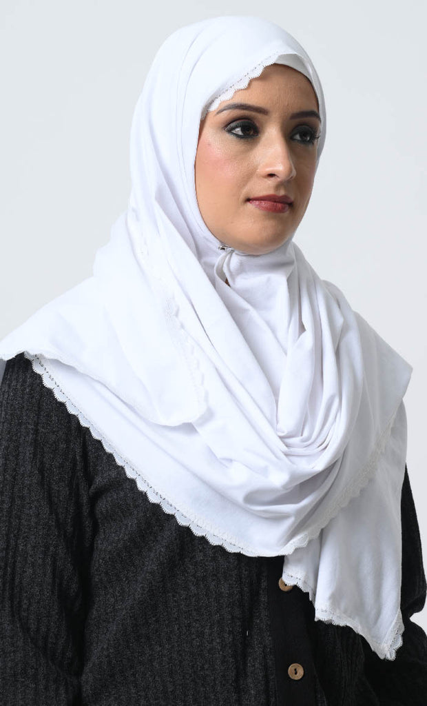 Elegant Cotton Jersey Hijab with Lace Detailing - EastEssence.com