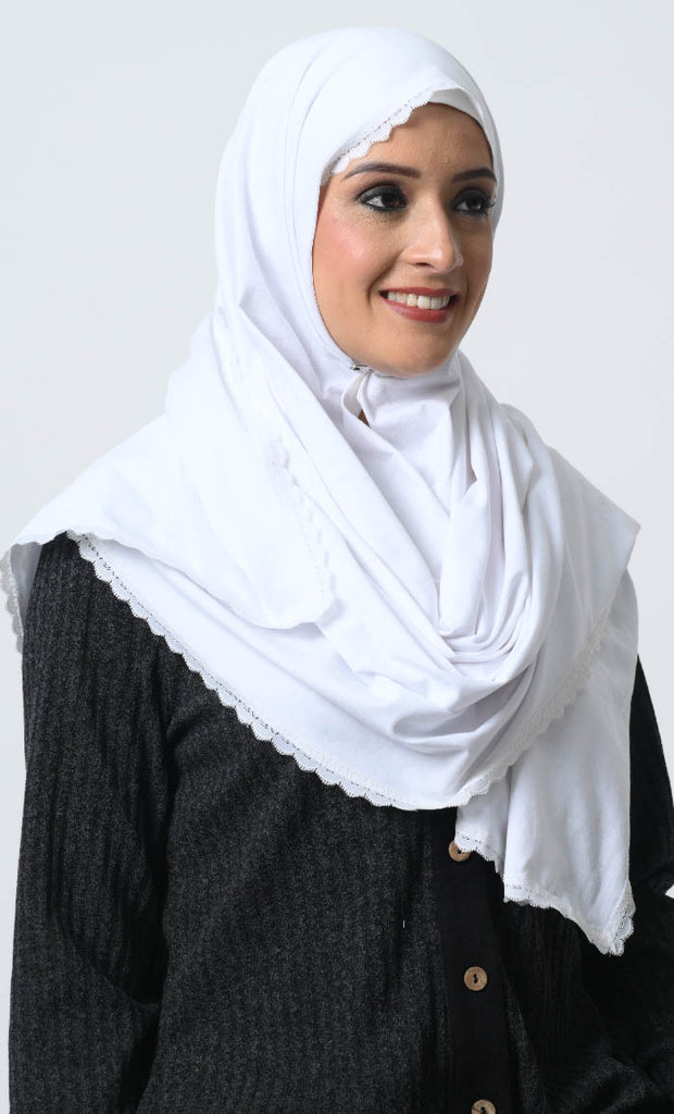 Elegant Cotton Jersey Hijab with Lace Detailing - EastEssence.com