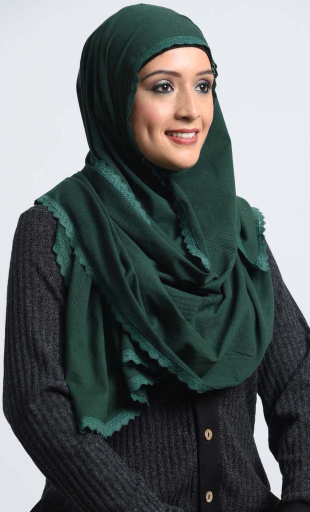 Elegant Cotton Jersey Hijab with Lace Detailing - EastEssence.com