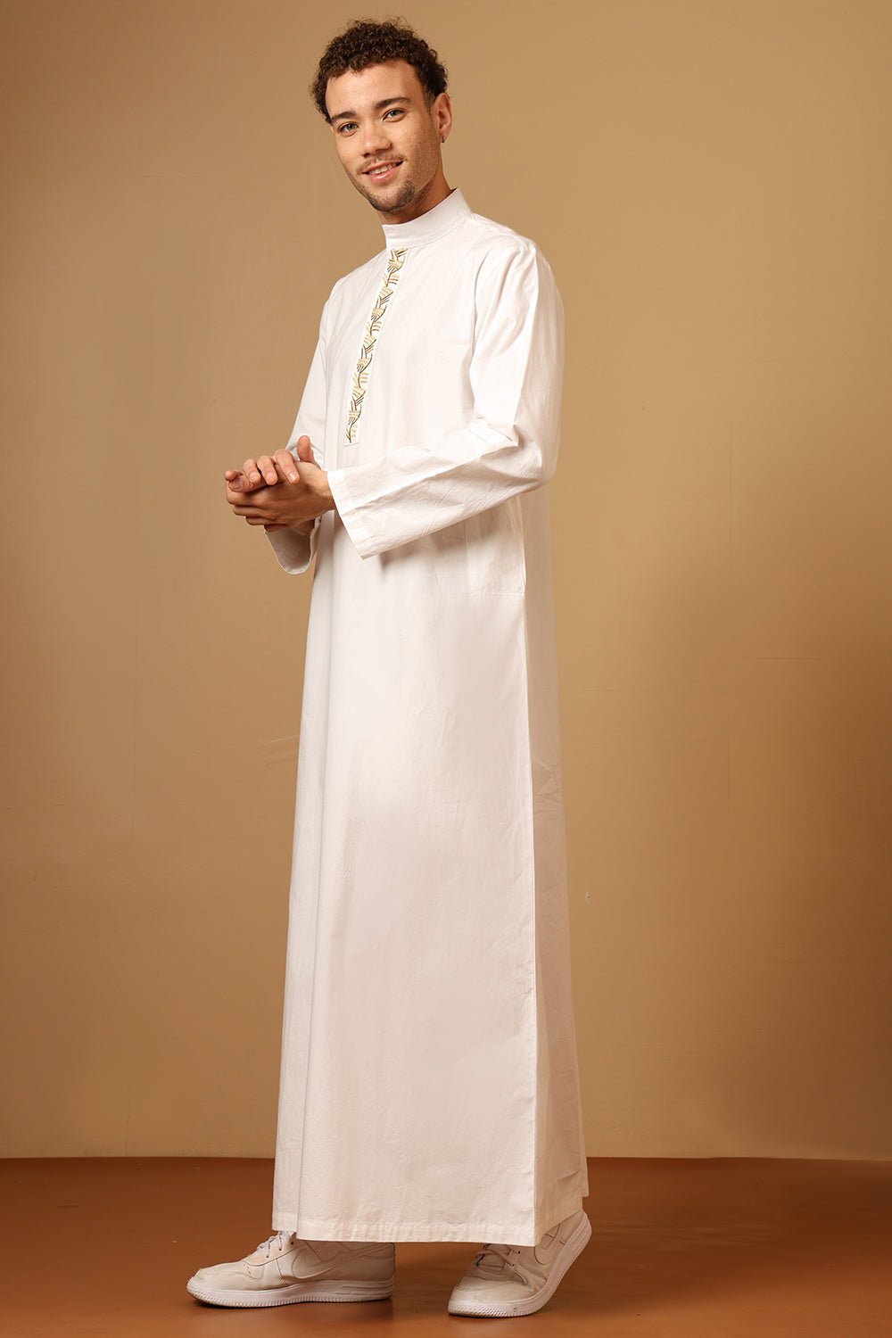 Embroidered chest full sleeves Thobe - EastEssence.com