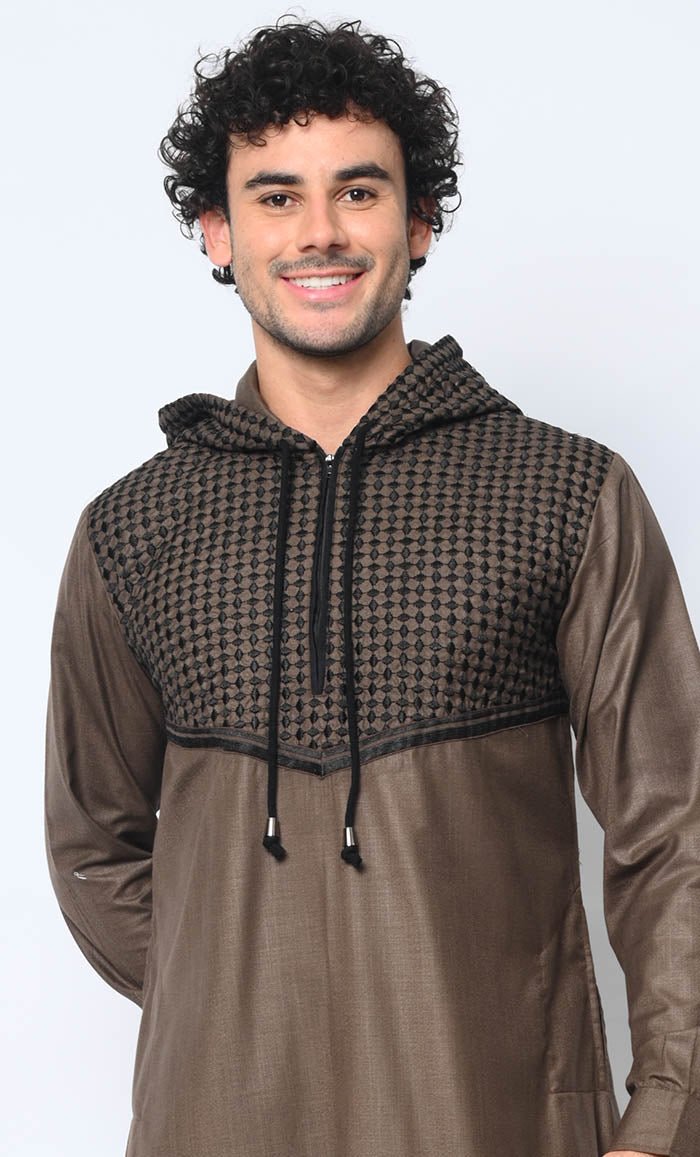 Geometric Embroidered Men's Brown Thobe with Hoodie and Pockets - EastEssence.com