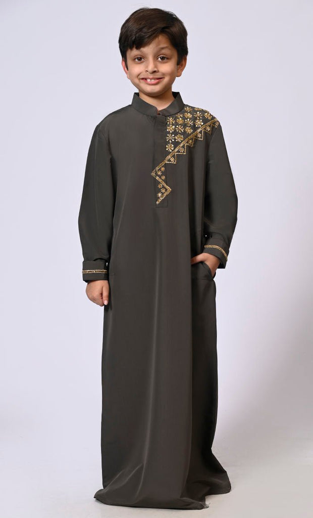 Handcrafted Elegance: Traditional Boy's Grey Thobe with Intricate Details - Final Sale - EastEssence.com