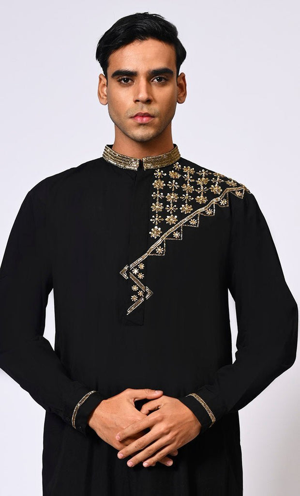 Handcrafted Elegance: Traditional Men's Black Thobe with Intricate Details - Final Sale - EastEssence.com