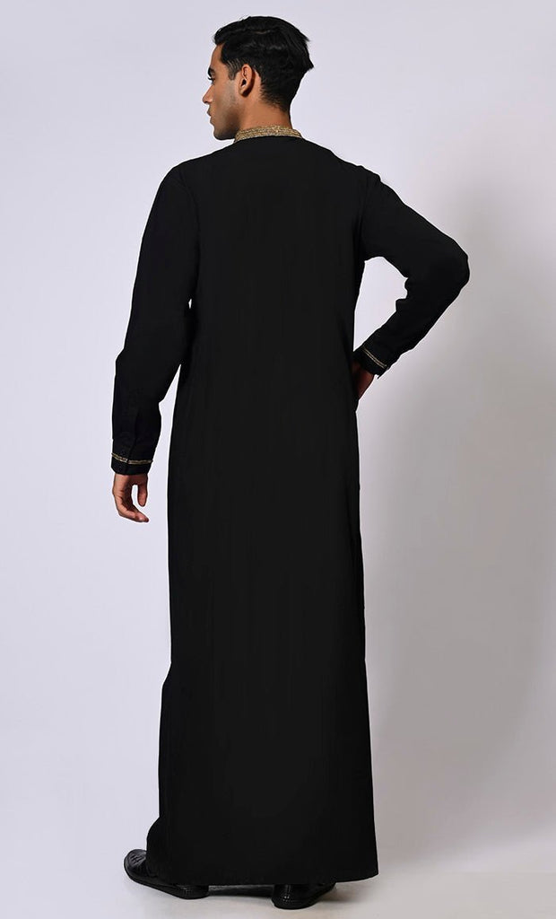 Handcrafted Elegance: Traditional Men's Black Thobe with Intricate Details - Final Sale - EastEssence.com