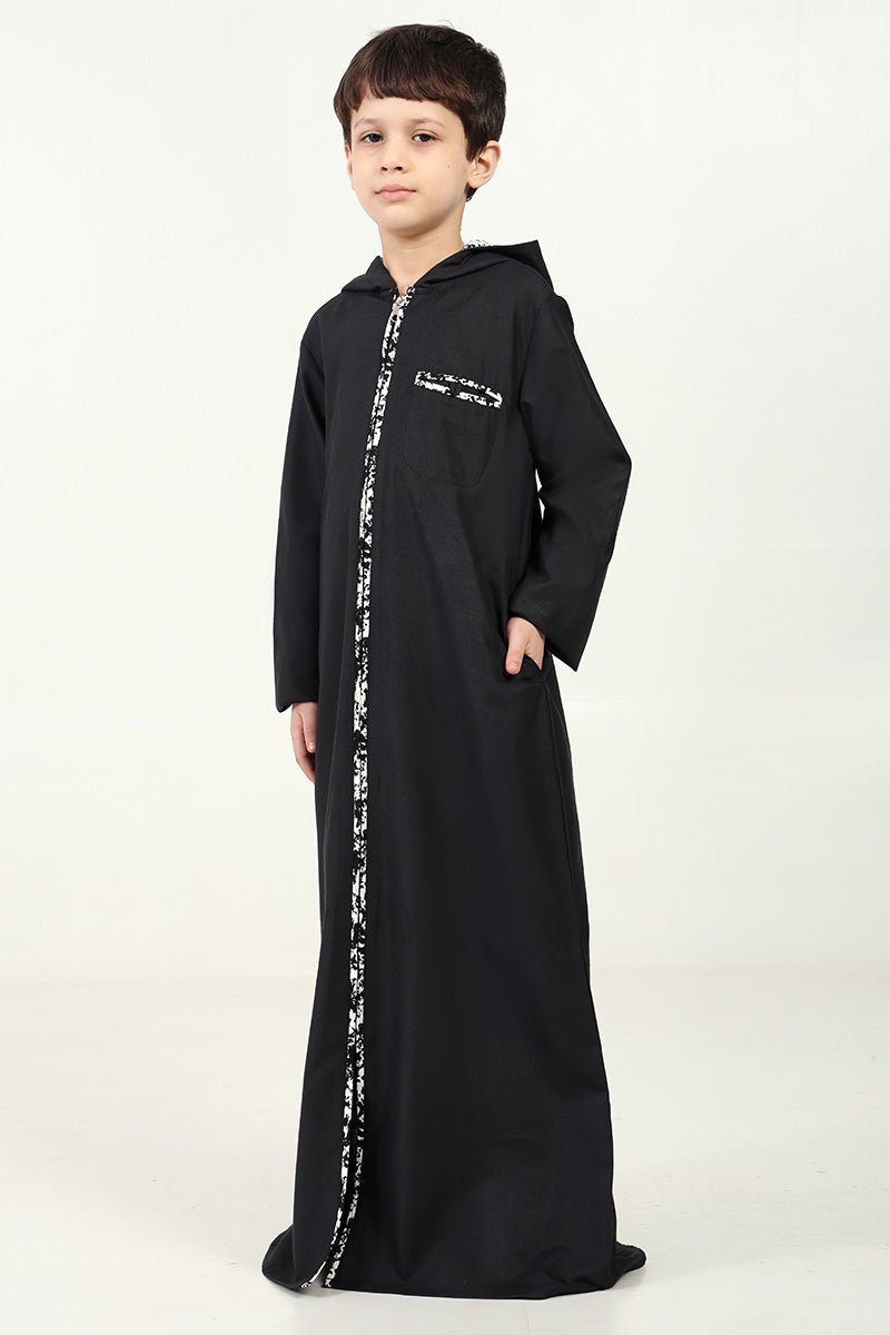 Hoodie-Style Thobe in Polyester Slub Poplin – Black
