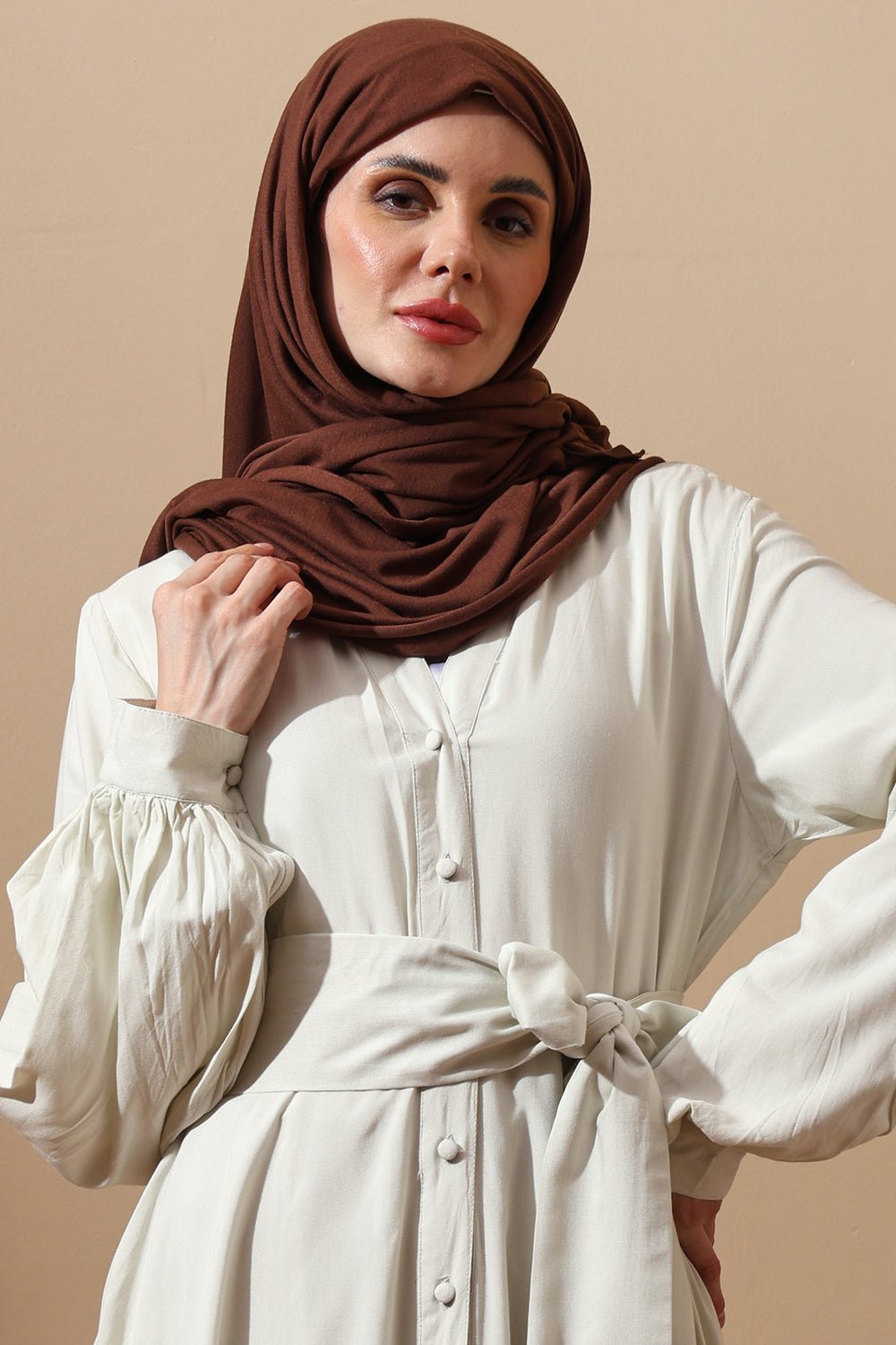 Ivory Grace Belted Abaya – Flowing Minimal Elegance - EastEssence.com