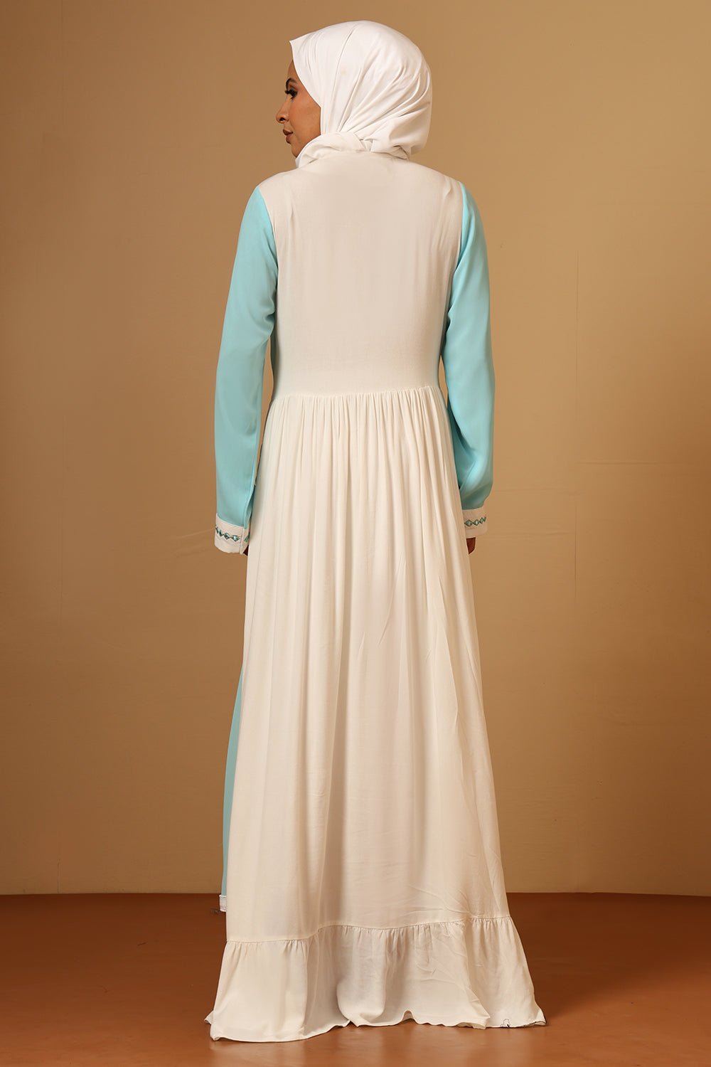 Luxury Fine Georgette Gold Zari Embroidered Arabian Abaya with Inner Lining - EastEssence.com