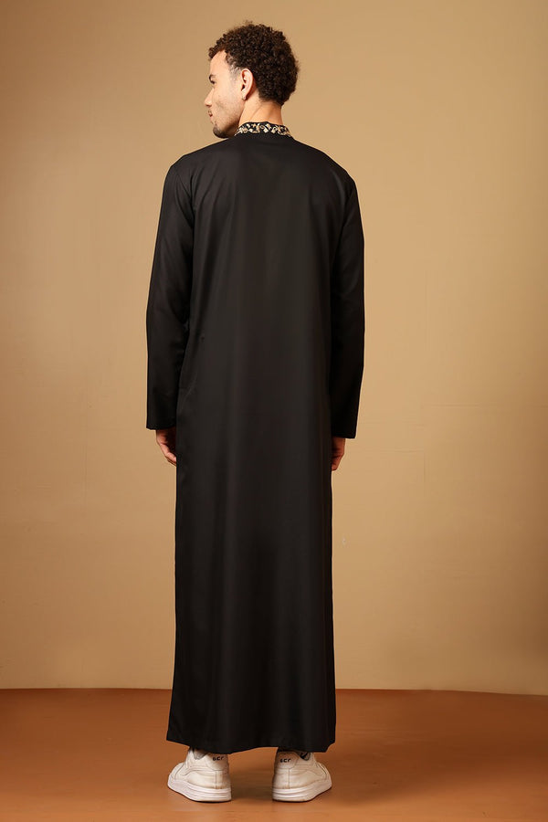 Men's contrast embroidered Thobe - EastEssence.com