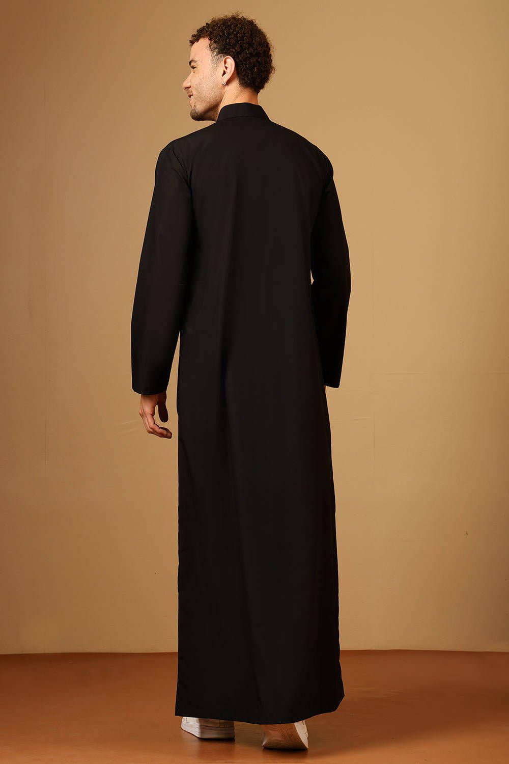 Men’s Cotton poplin embroidered thobe - EastEssence.com