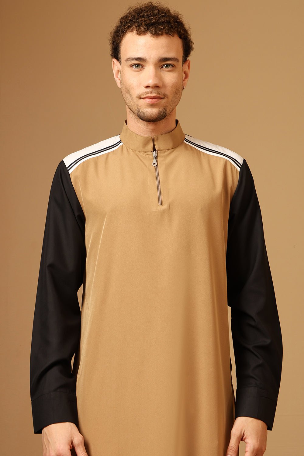 Men’s Nida Sports Thobe with Mandarin Collar & Zipper - EastEssence.com