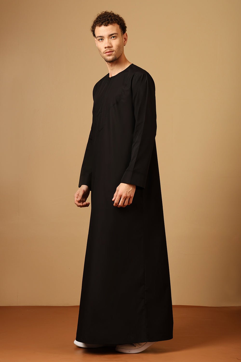 Men’s Omani Black Embroidered Thobe - EastEssence.com