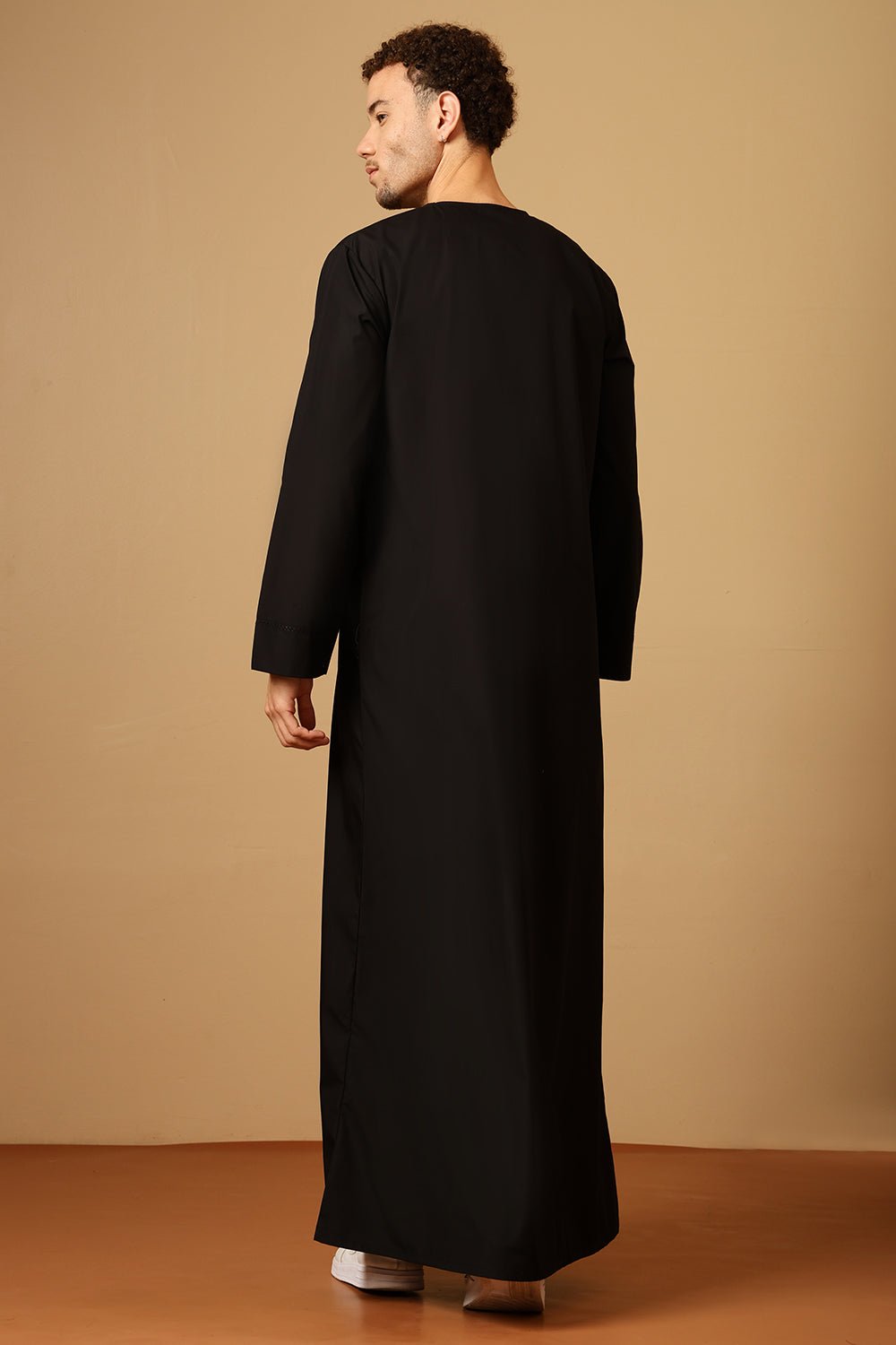 Men’s Omani Black Embroidered Thobe - EastEssence.com