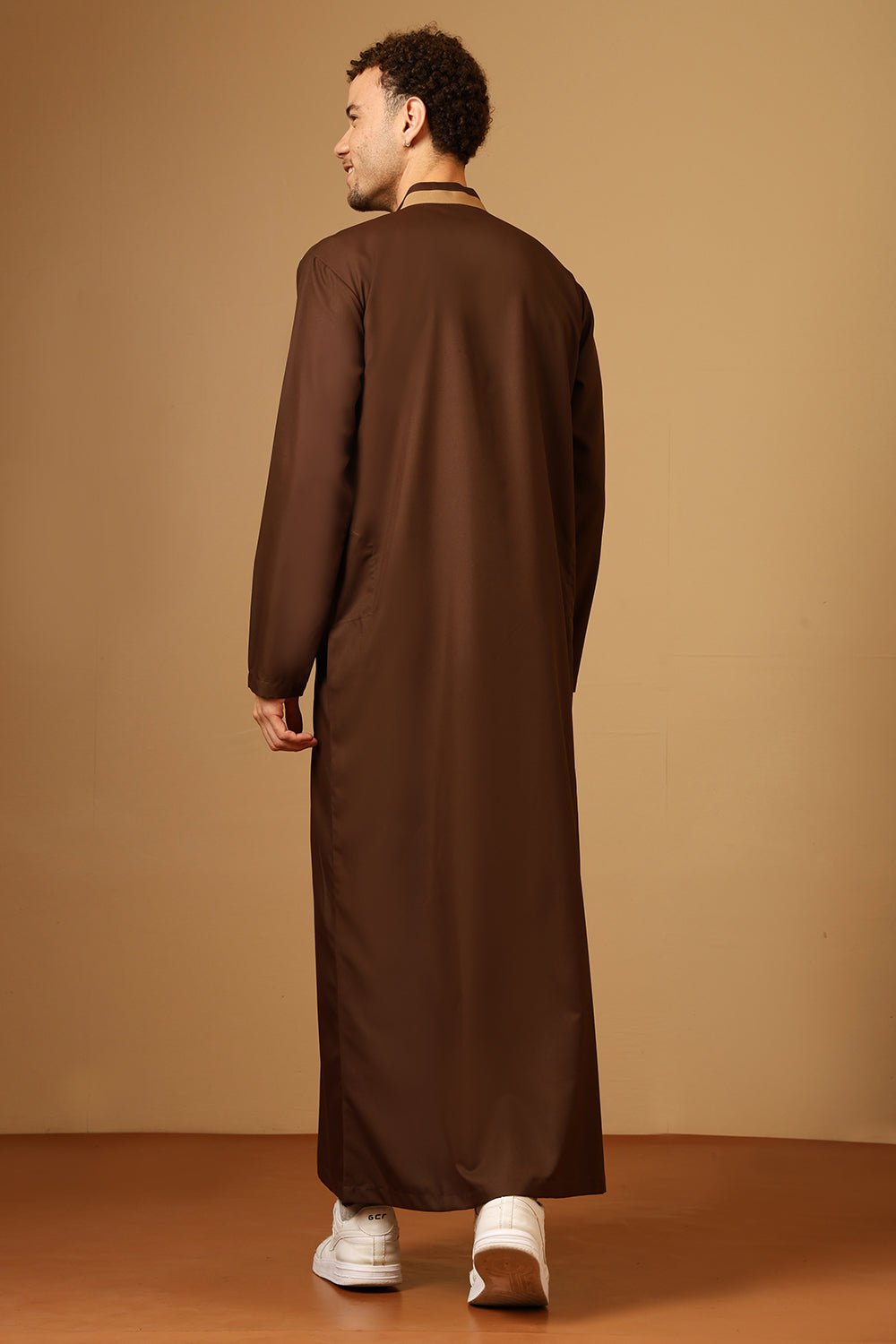 Men’s Polyester Poplin Thobe with Embroidered Accent Placket - EastEssence.com