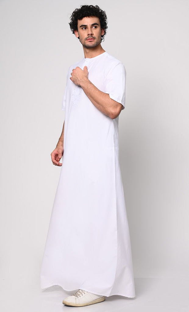 Modern Classic: Men's White Thobe with Embroidered Motif and Pockets - EastEssence.com