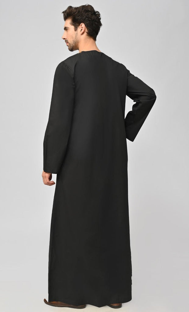 New Arabic Islamic Mens Thobe/Juba With Embroidery And Pockets (Black) - EastEssence.com